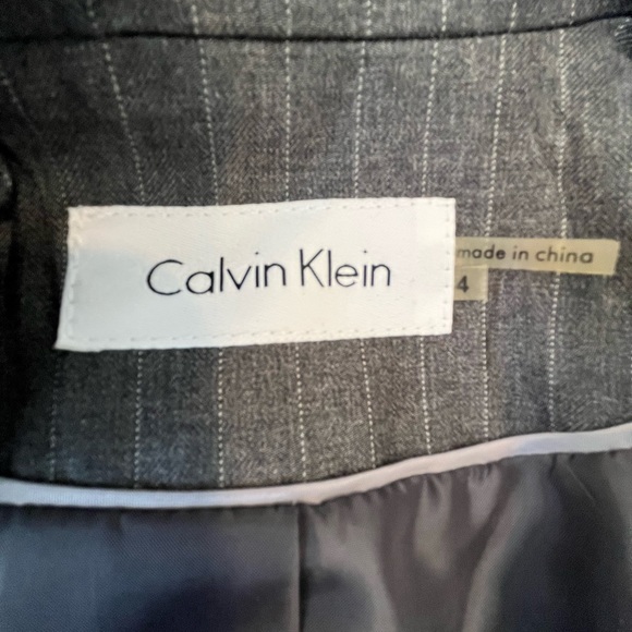 Calvin Klein Suit Jacket size 4, Grey Pinstripe Fitted Waist - Picture 3 of 5